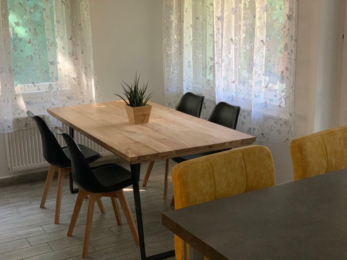 Csuka48 Apartman Szarvas Eksteriør bilde