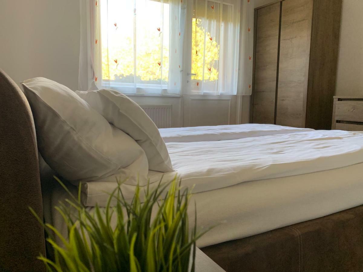 Csuka48 Apartman Szarvas Eksteriør bilde